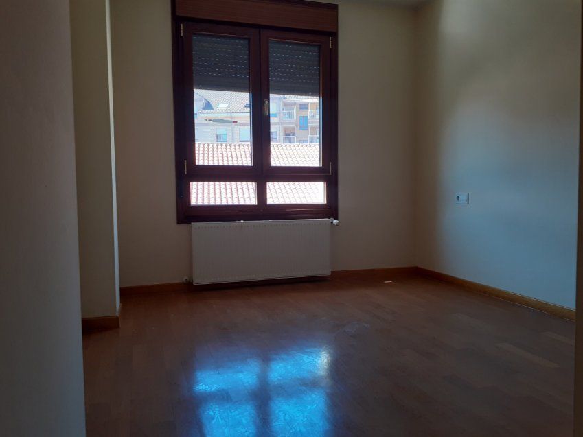 Apartamento de 1 dormitorio en el centro de VILLAVICIOSA  (PIS
