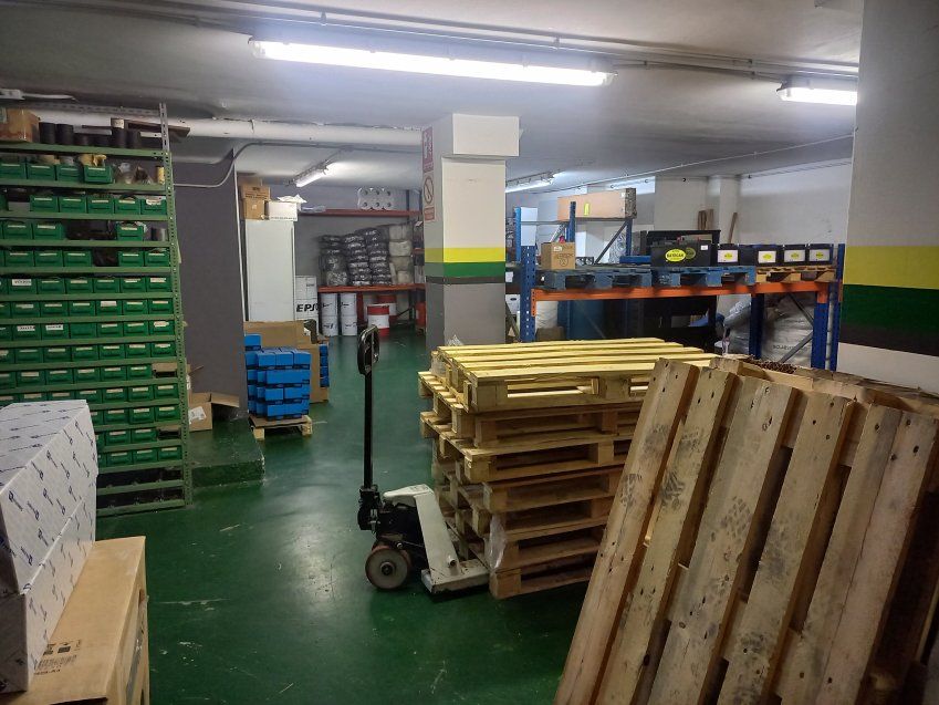 Local comercial céntrico con Almacén y Oficinas en GIJÓN  (LOC