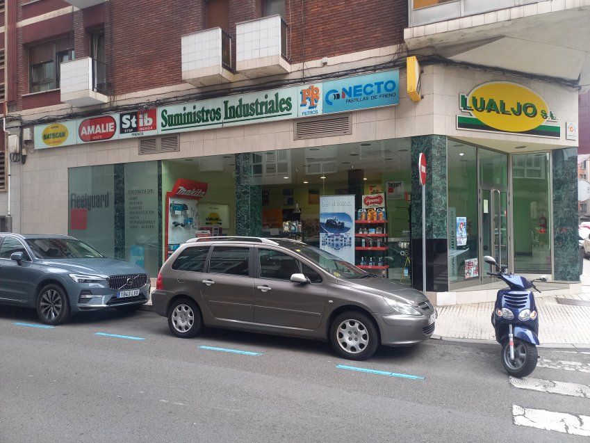 Local comercial céntrico con Almacén y Oficinas en GIJÓN  (LOC