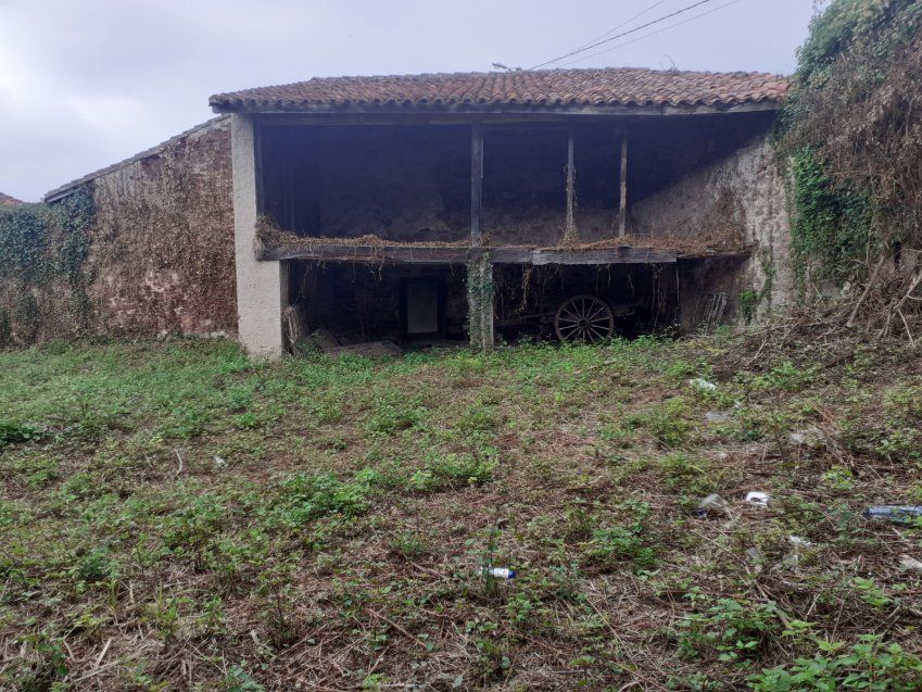 Casona de piedra para rehabilitar en Amandi   VILLAVICIOSA  (REAB