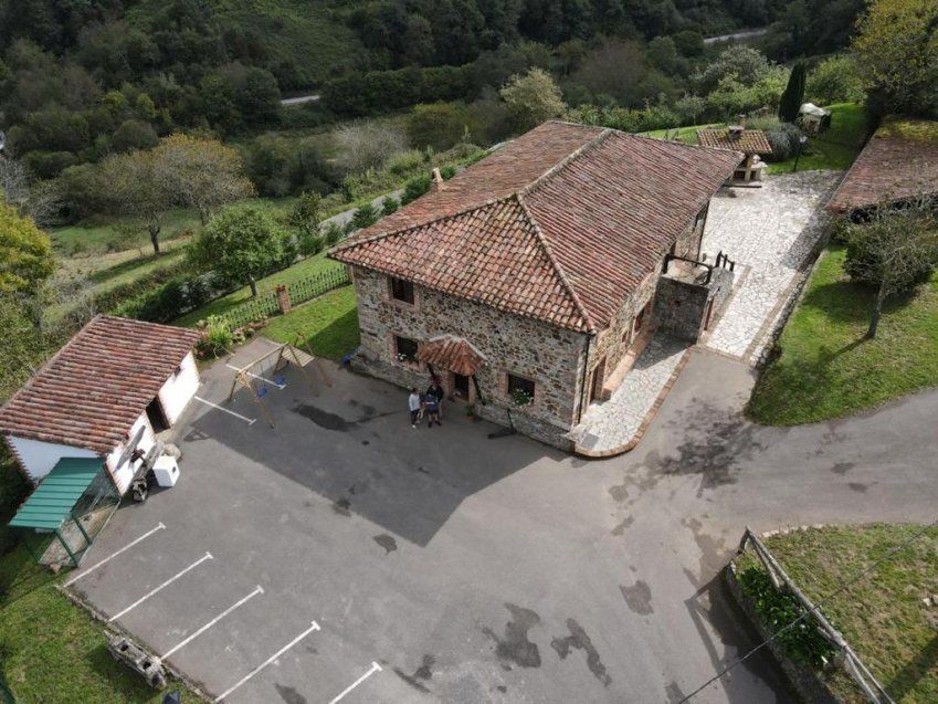 Casona de piedra rehabilitada en CABRANES  (CAS