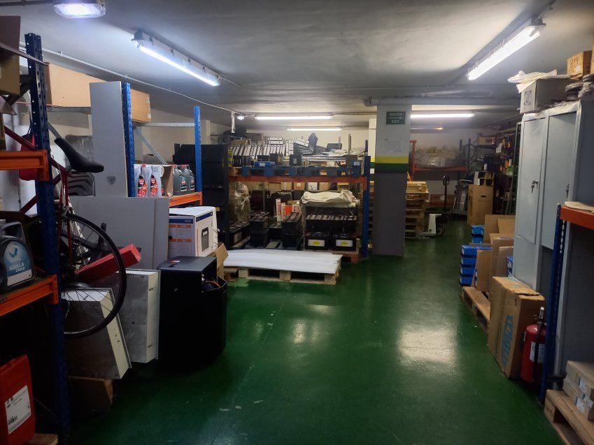 Local comercial céntrico con Almacén y Oficinas en GIJÓN  (LOC