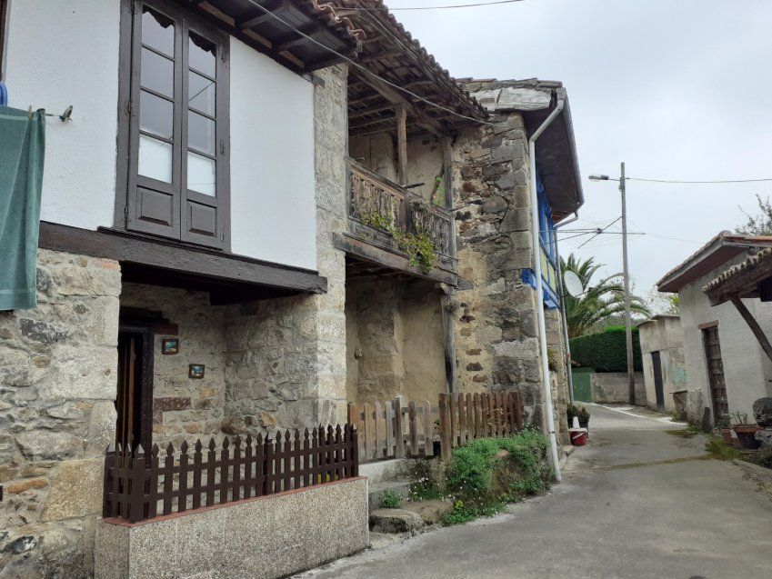 Casa de piedra para rehabilitar en CABRANES  (REAB
