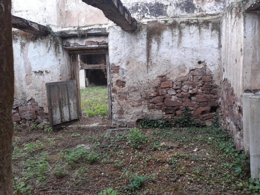 Casona de piedra para rehabilitar en Amandi   VILLAVICIOSA  (REAB