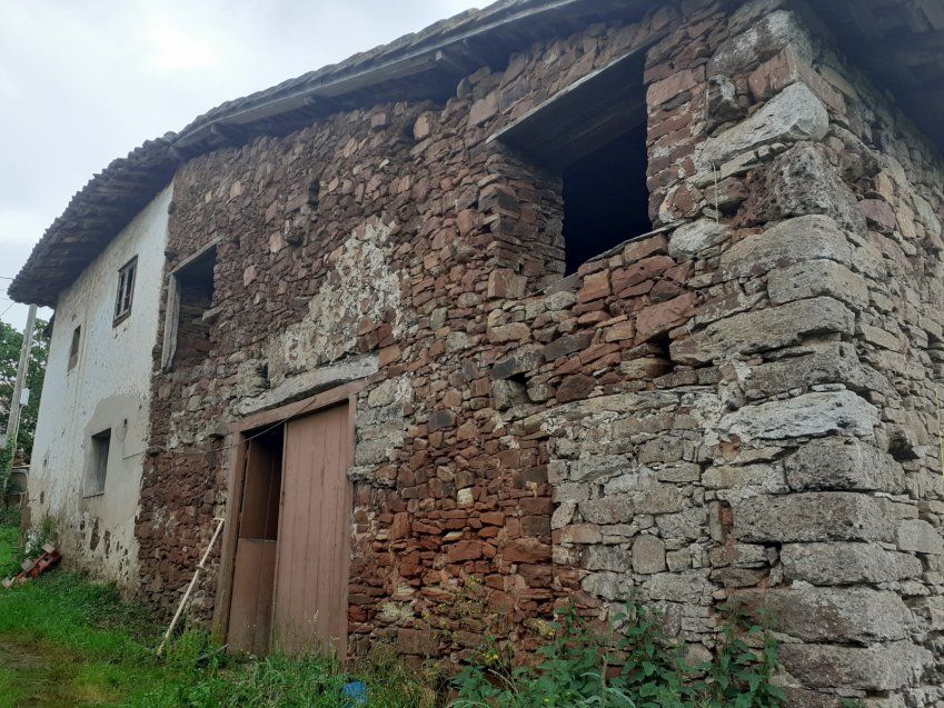 Casa de piedra para rehabilitar en VILLAVICIOSA  (REAB
