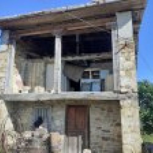 Casa de piedra para rehabilitar en CABRANES  (REAB