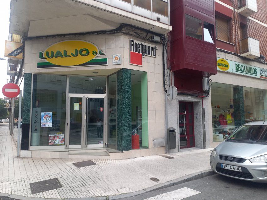 Local comercial céntrico con Almacén y Oficinas en GIJÓN  (LOC