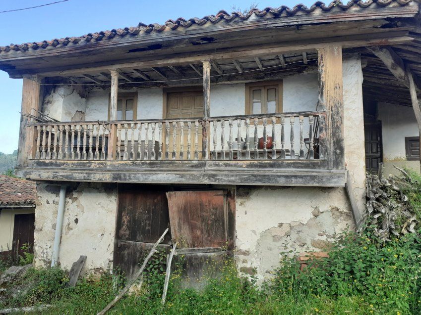 Casa de piedra para rehabilitar independiente en VILLAVICIOSA  (REAB.0155)