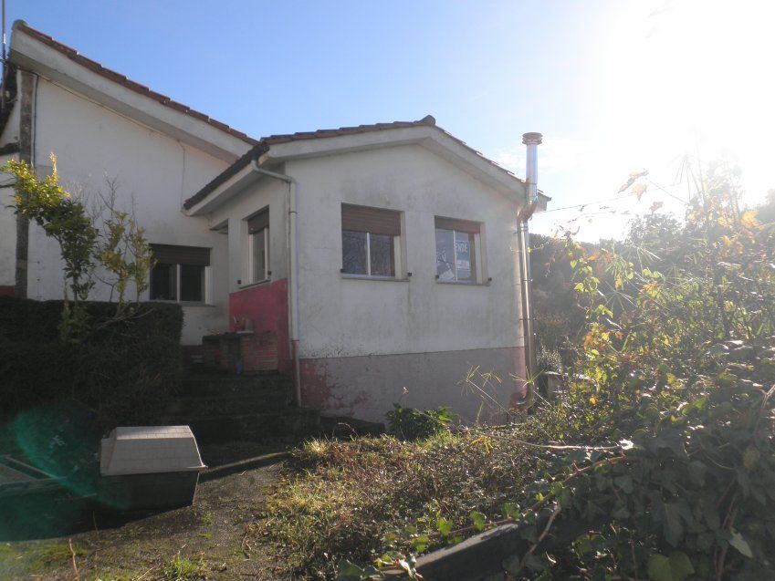 Casa de piedra en Santa Eulalia de CABRANES  (cas.0200)