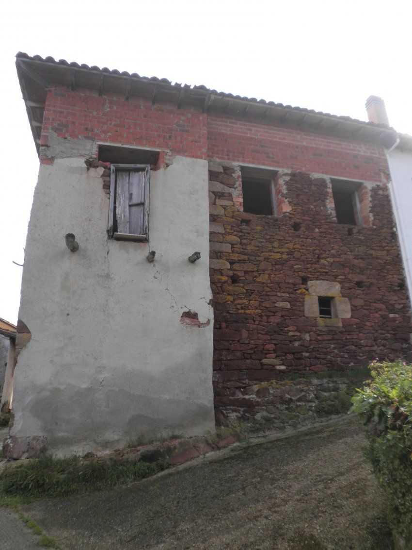 Casa de piedra semi rehabilitada en VILLAVICIOSA (REAB