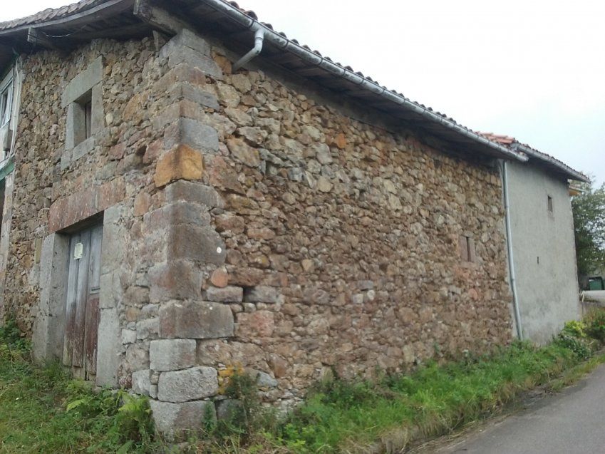 Finca Edificable y Llagar de piedra en VILLAVICIOSA  (FIN