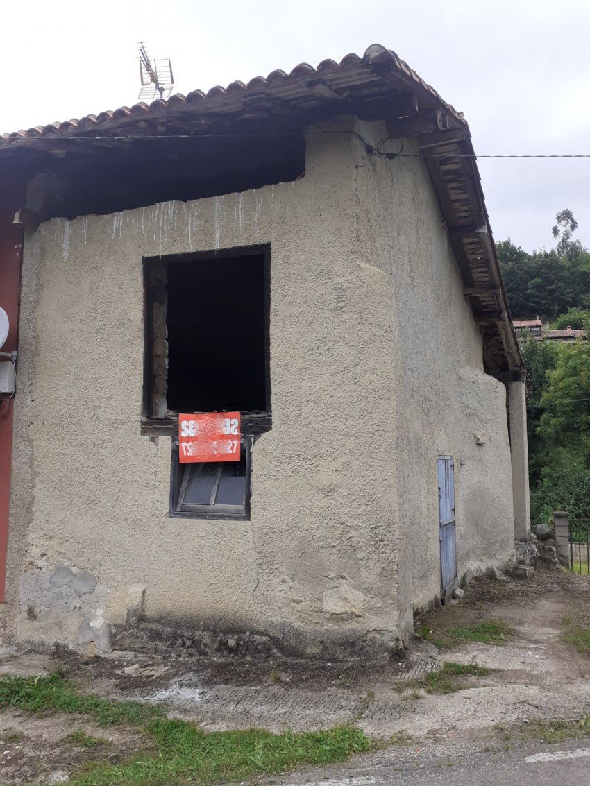 Finca edificable y Cuadra en CABRANES  (FIN