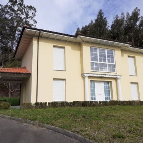 Casa independiente en El Puntal   VILLAVICIOSA  (CAS