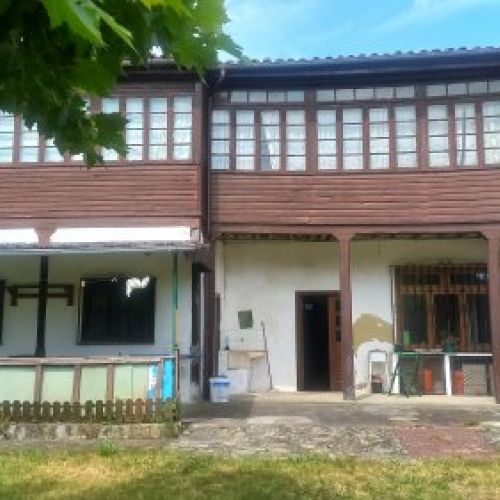 Casa de piedra a 1km