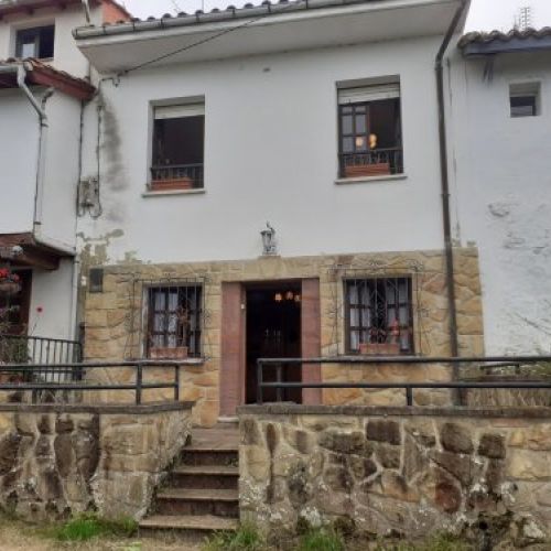 Casa de piedra reformada en VILLAVICIOSA  (CAS
