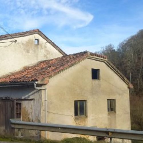 Casa de piedra para rehabilitar en CABRANES (REAB.0182)