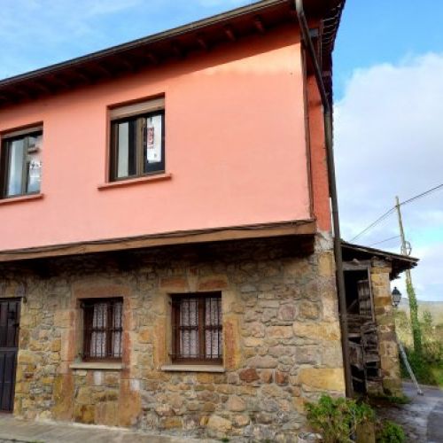 Casa de piedra en Torazo   CABRANES  (CAS