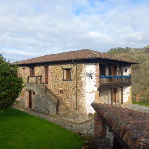 Casona de piedra rehabilitada en CABRANES  (CAS