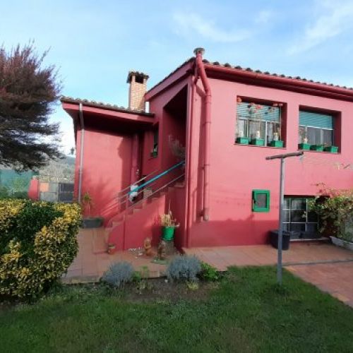 Casa 2 plantas a 2kms