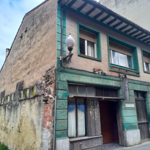 Edificio en el casco urbano de VILLAVICIOSA  (LOC